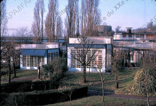 1932-1935. Ecole de plein air, Suresnes : vue ext. des pavillons, n.d. (cliché anonyme).