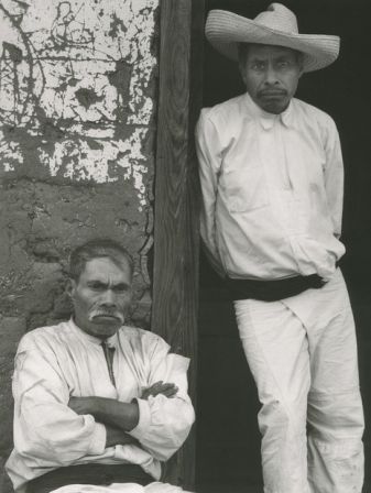 Paul Strand, Hommes de Santa Anna, Lac Patzcuaro, Michoacan, 1933