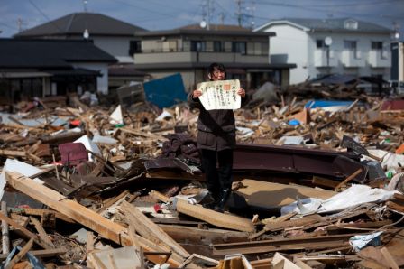 Tsunami, People in the News, 1st prize stories, Yasuyoshi Chiba