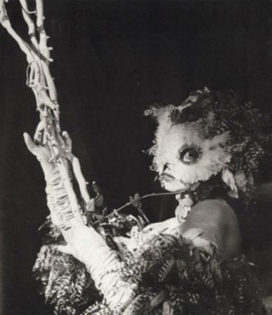 Leonor Fini en "Chouette des neiges" par André Ostier,1949